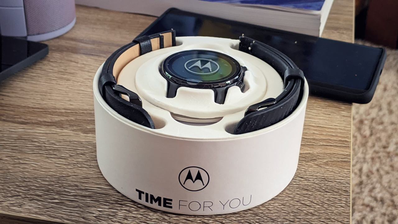 motorola smartwatch launch