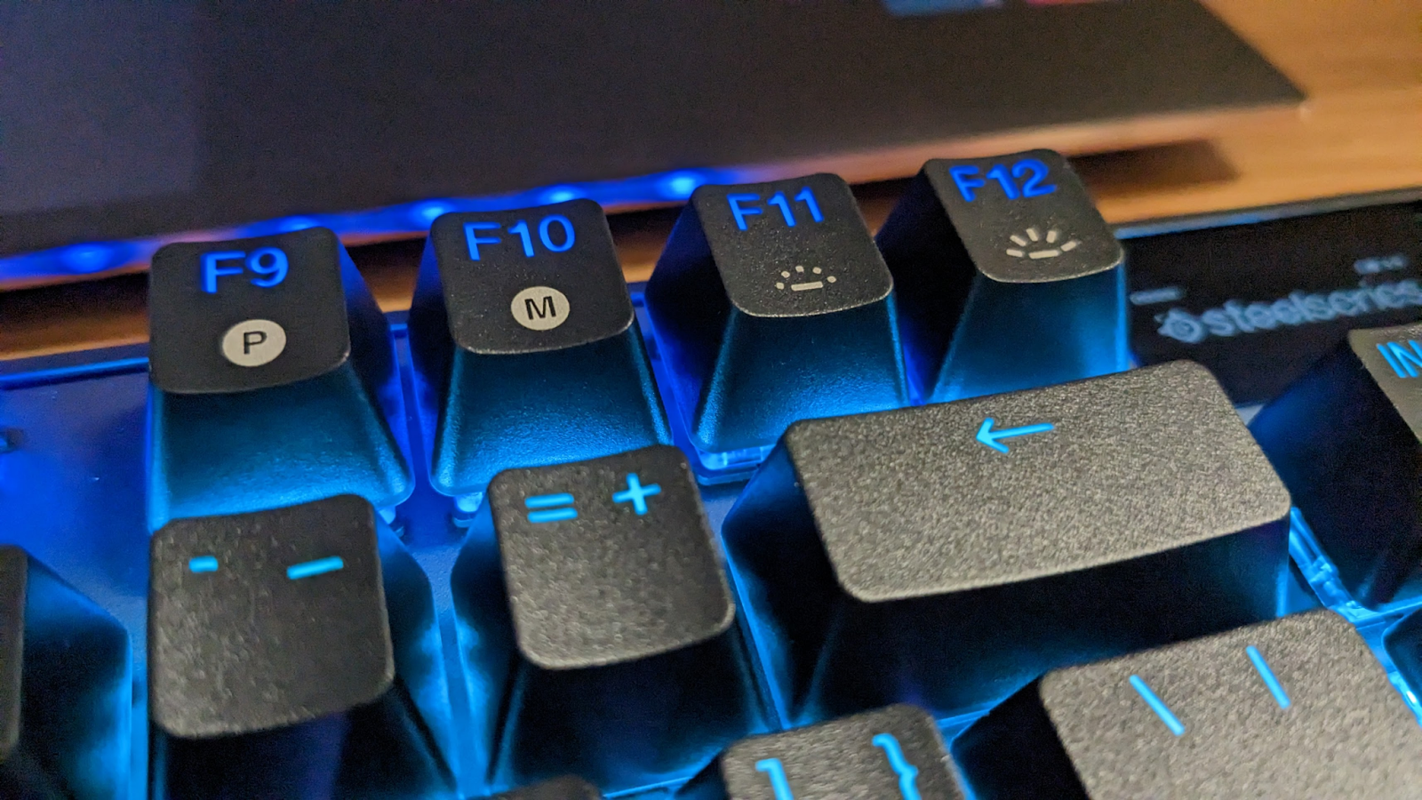 https://www.androidguys.com/wp-content/uploads/2023/03/steelseries_apexpro_tkl_06.png